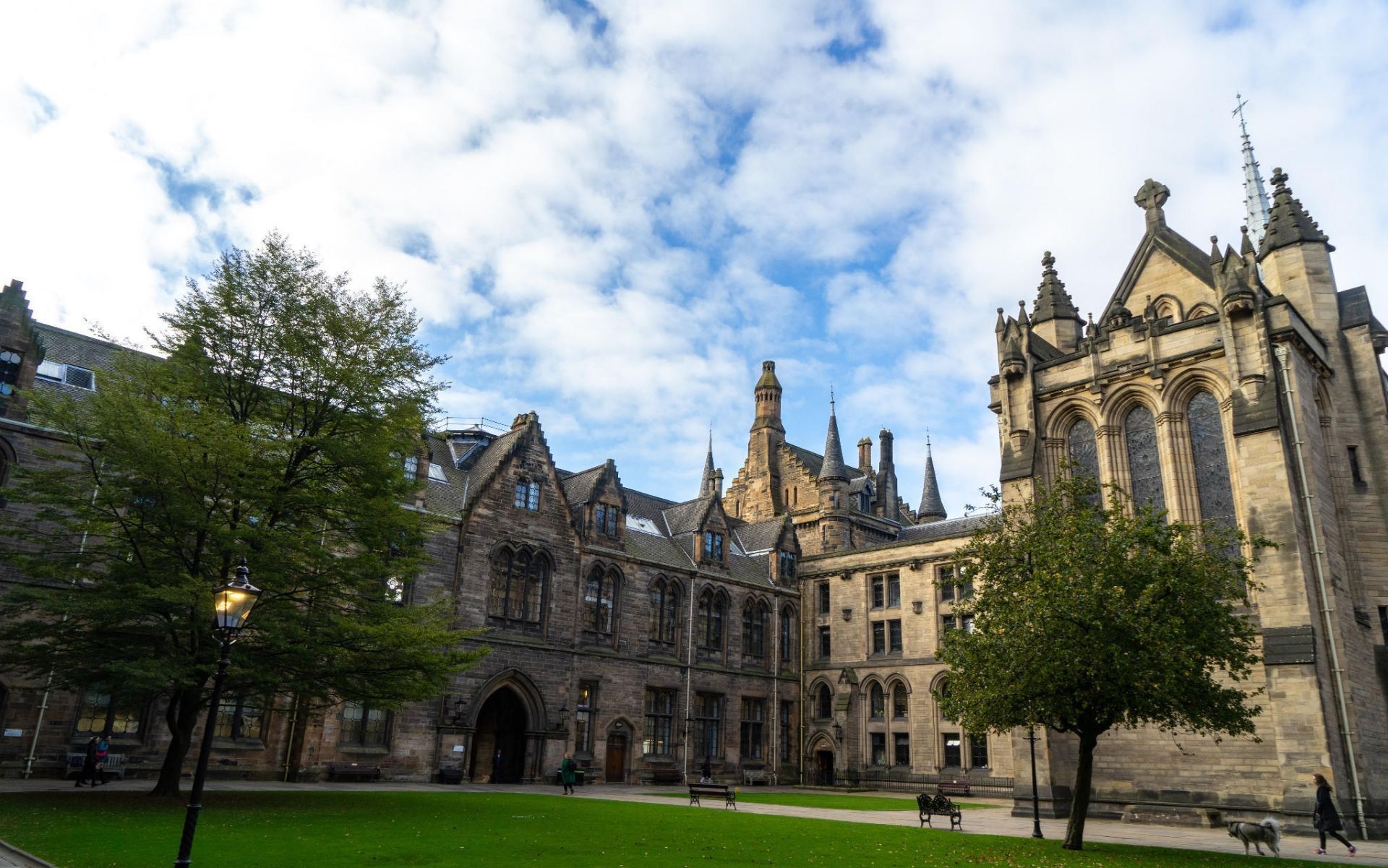 英國格拉斯哥大學(xué)研究生申請條件是什么？